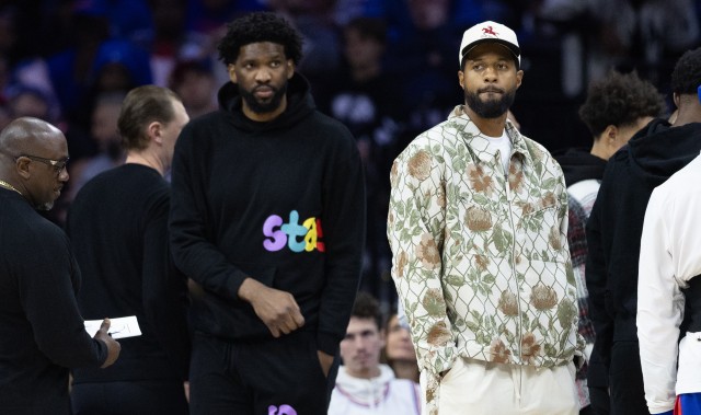 半岛app-阿里纳斯：76人全员健康很强？96年的乔丹放现在也很强 一个意思