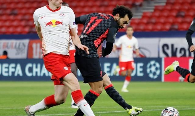 半岛app-纳格尔斯曼懊恼：后防连续犯错很糟，不进球更糟！