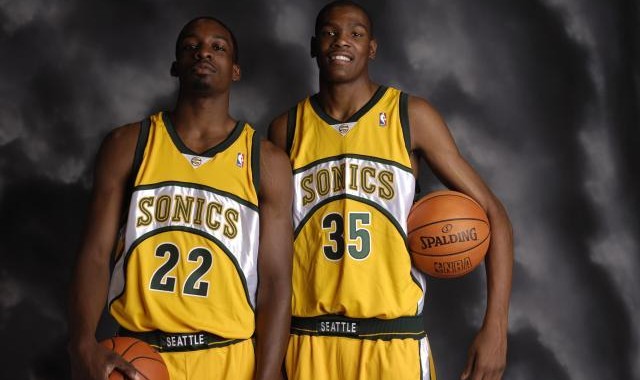 半岛体育-杰夫·格林梦回2010 时过境迁他仍是KD最亲密战友