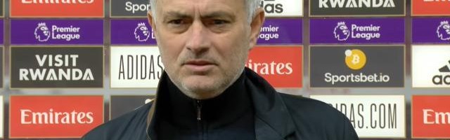 半岛体育-穆里尼奥：裁判错判决定比赛 很遗憾没法采访裁判