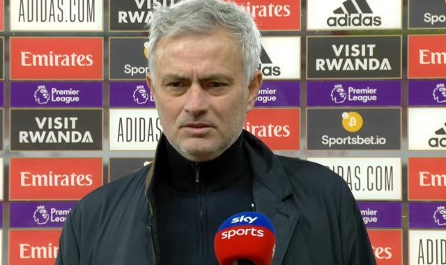 半岛体育-穆里尼奥：裁判错判决定比赛 很遗憾没法采访裁判